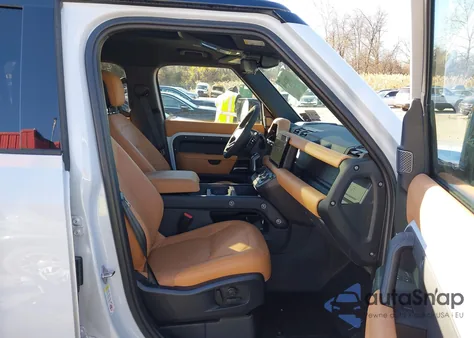 2023 Land Rover Defender 110 Carpathian Edition/110 V8 z USA, uszkodzony, nr VIN SALEWEEEXP2217830